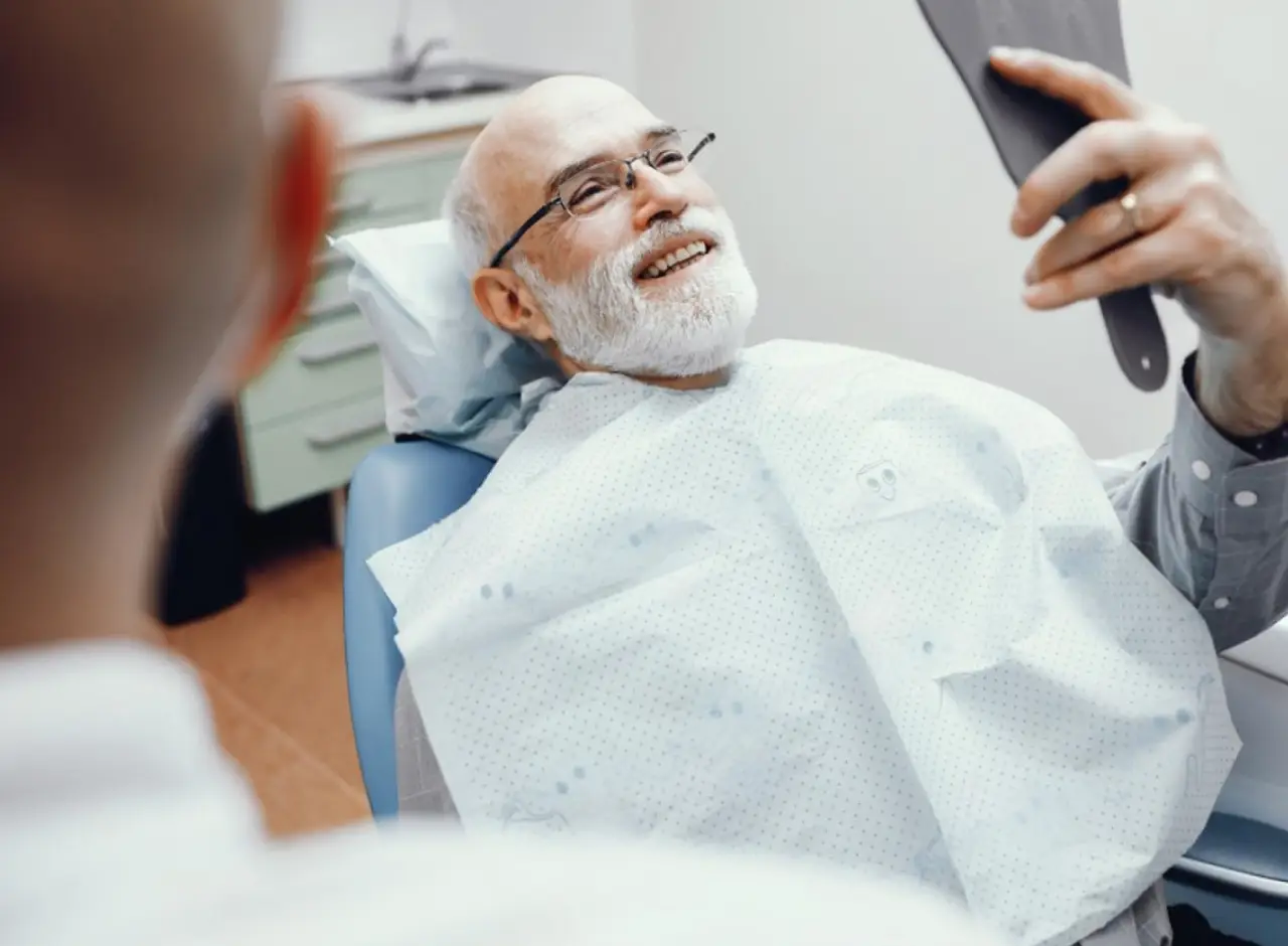 Mantenimiento de los implantes dentales: cuidados y consejos