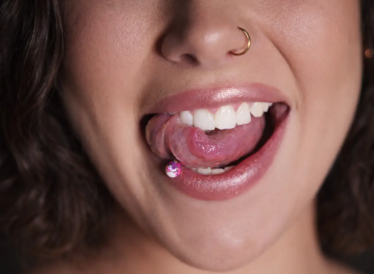 Los peligros de los piercing orales para tus dientes